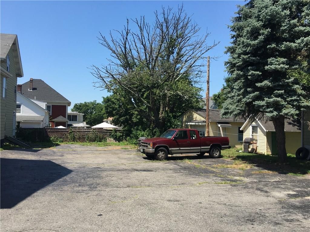 33 Cowden St, Central Falls, RI 02863